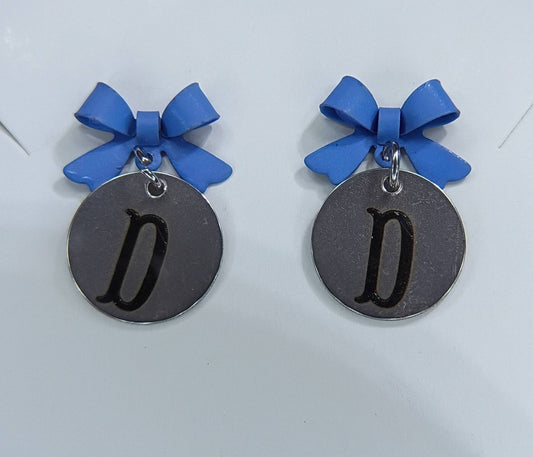 Blue (Letter D) bow stud earrings